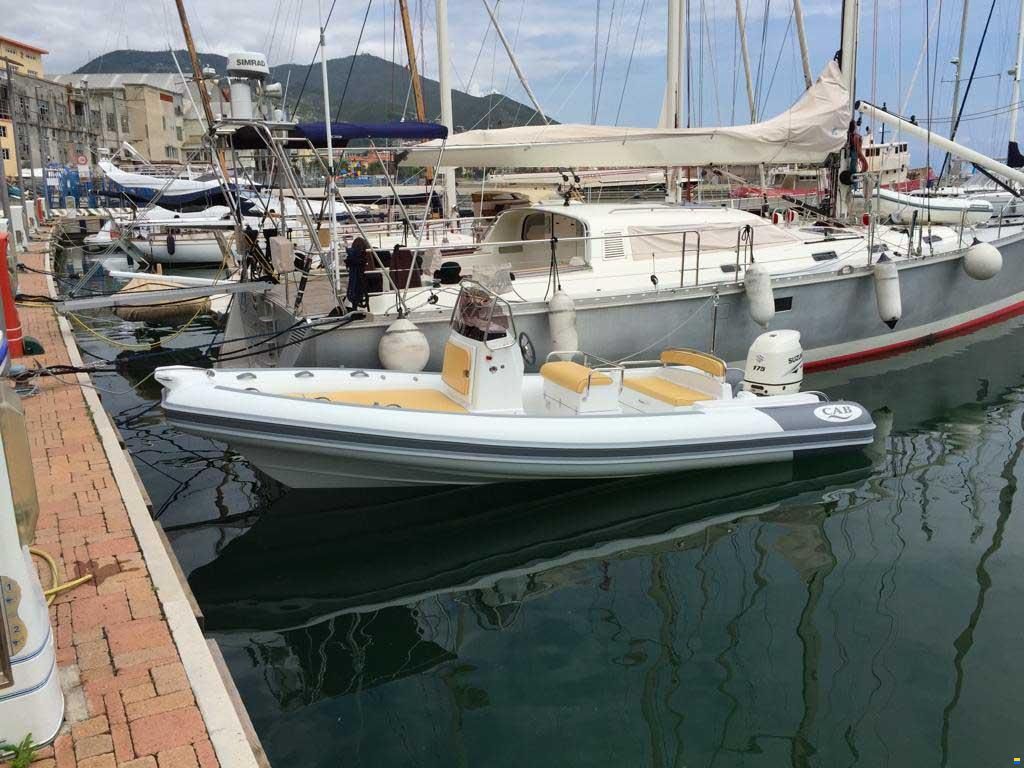 CAB Dorado 660