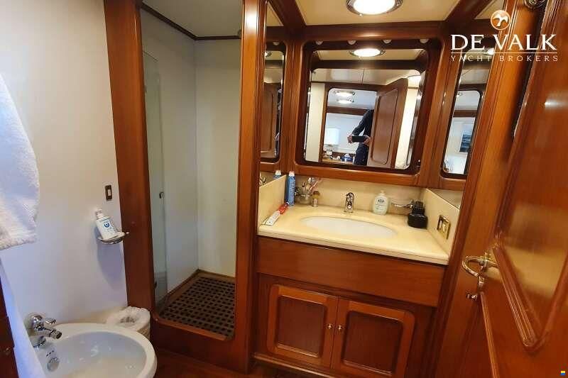 Hall Russell and Co Navetta