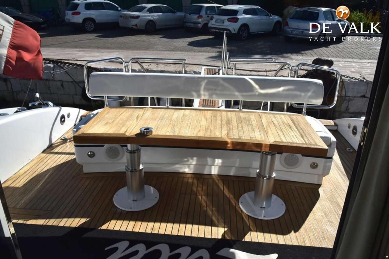 Mangusta 72