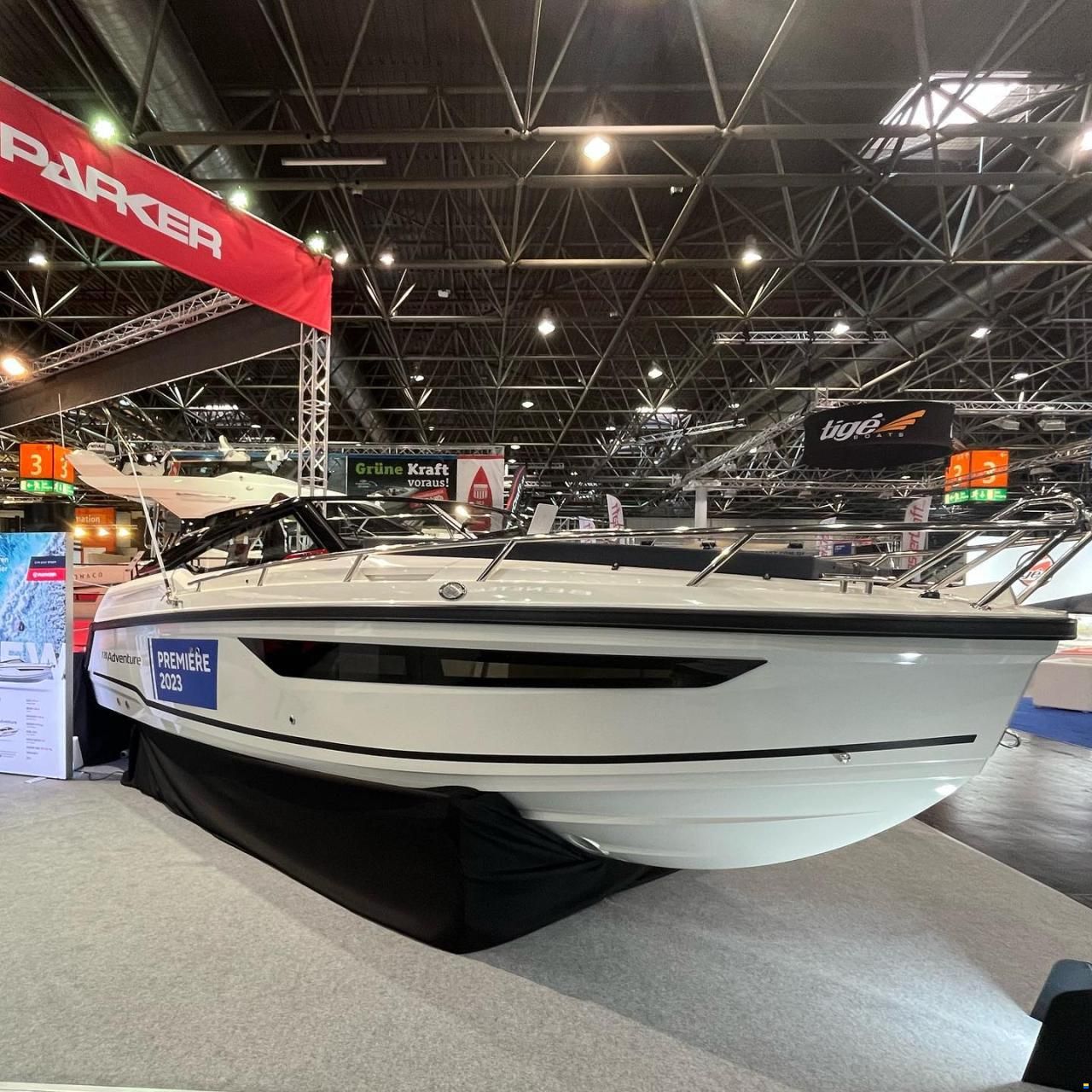 Parker 720 Adventure Mercury F250
