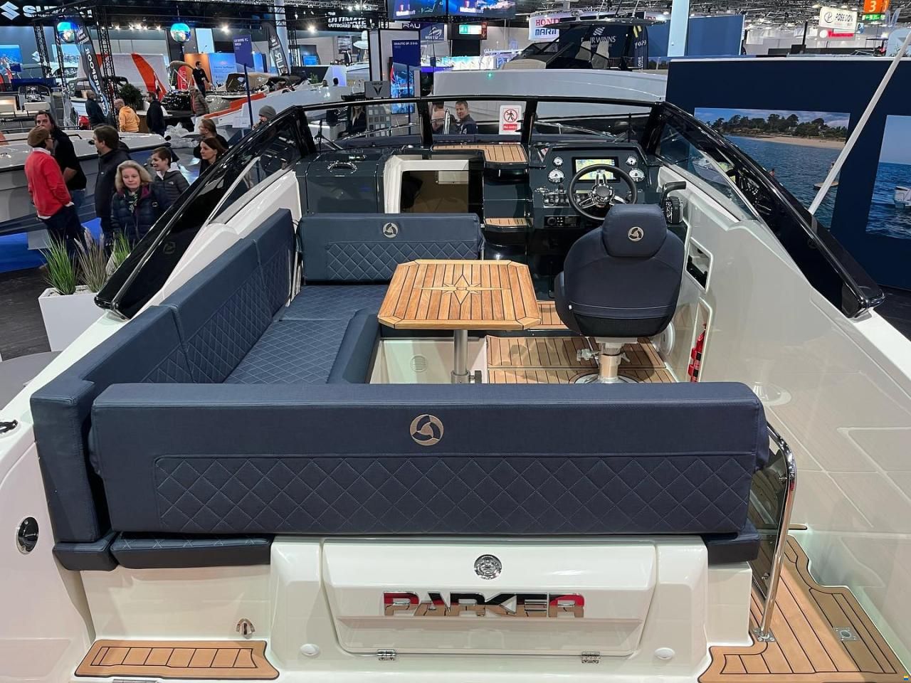 Parker 720 Adventure Mercury F250