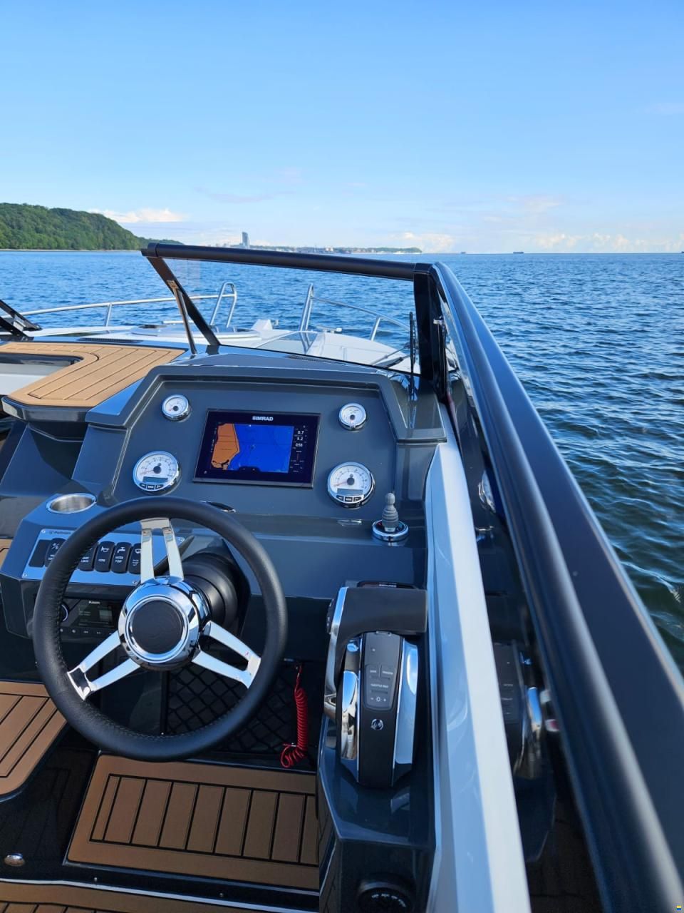 Parker 720 Adventure Mercury F250