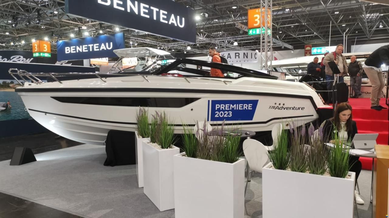 Parker 720 Adventure Mercury F250