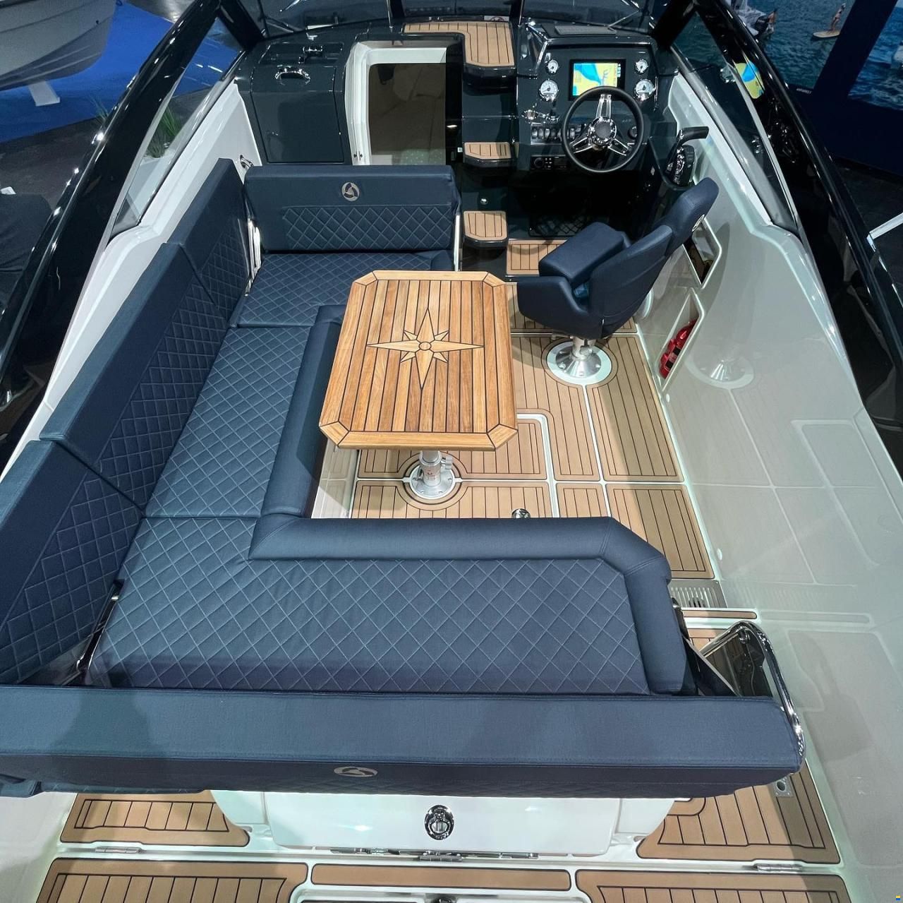 Parker 720 Adventure Mercury F250