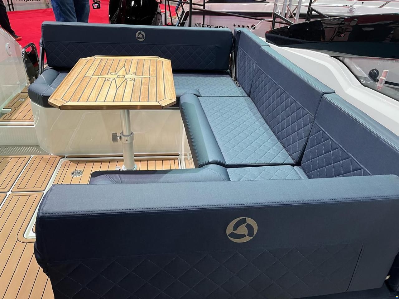 Parker 720 Adventure Mercury F250