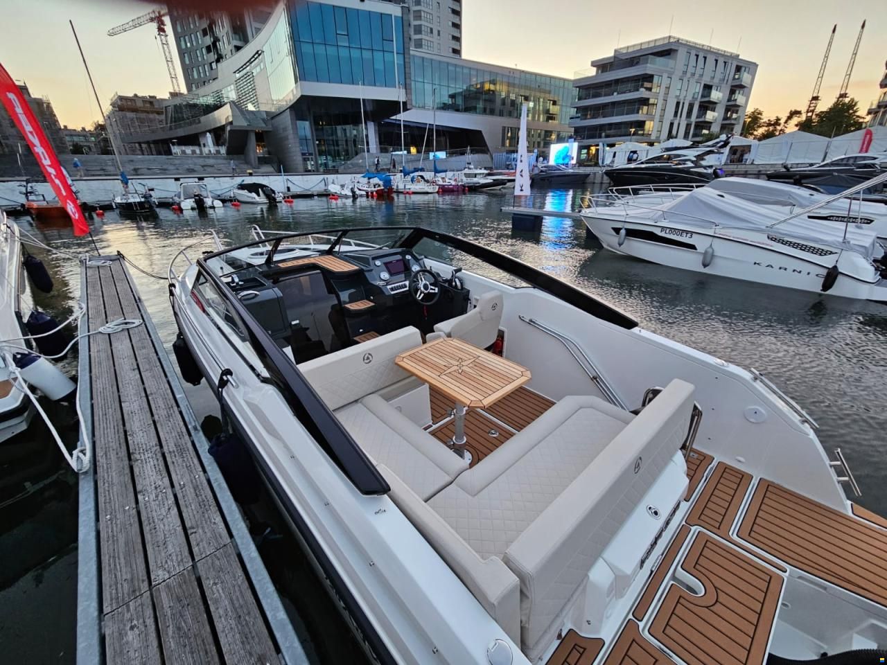 Parker 720 Adventure Mercury F250