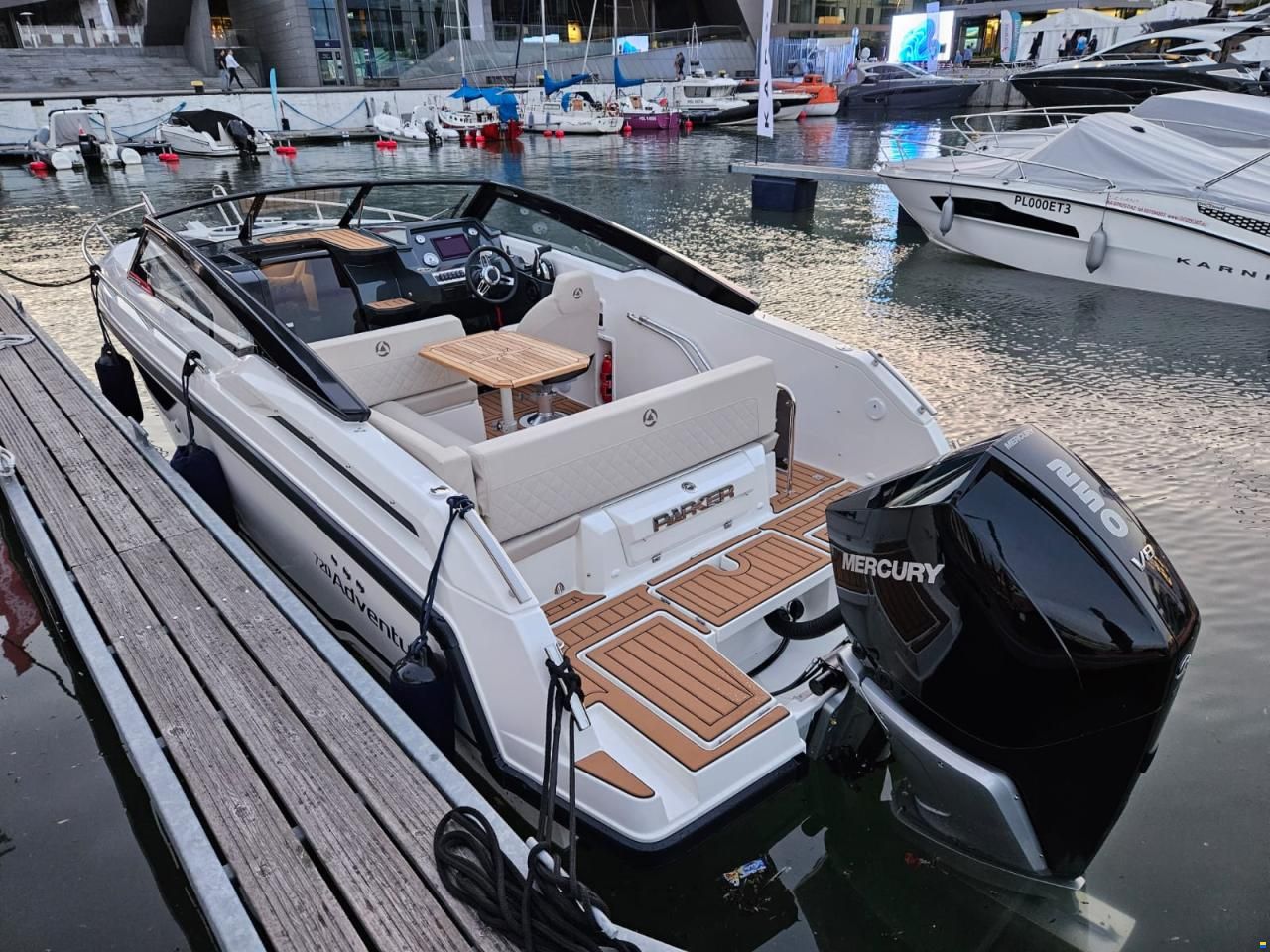 Parker 720 Adventure Mercury F250