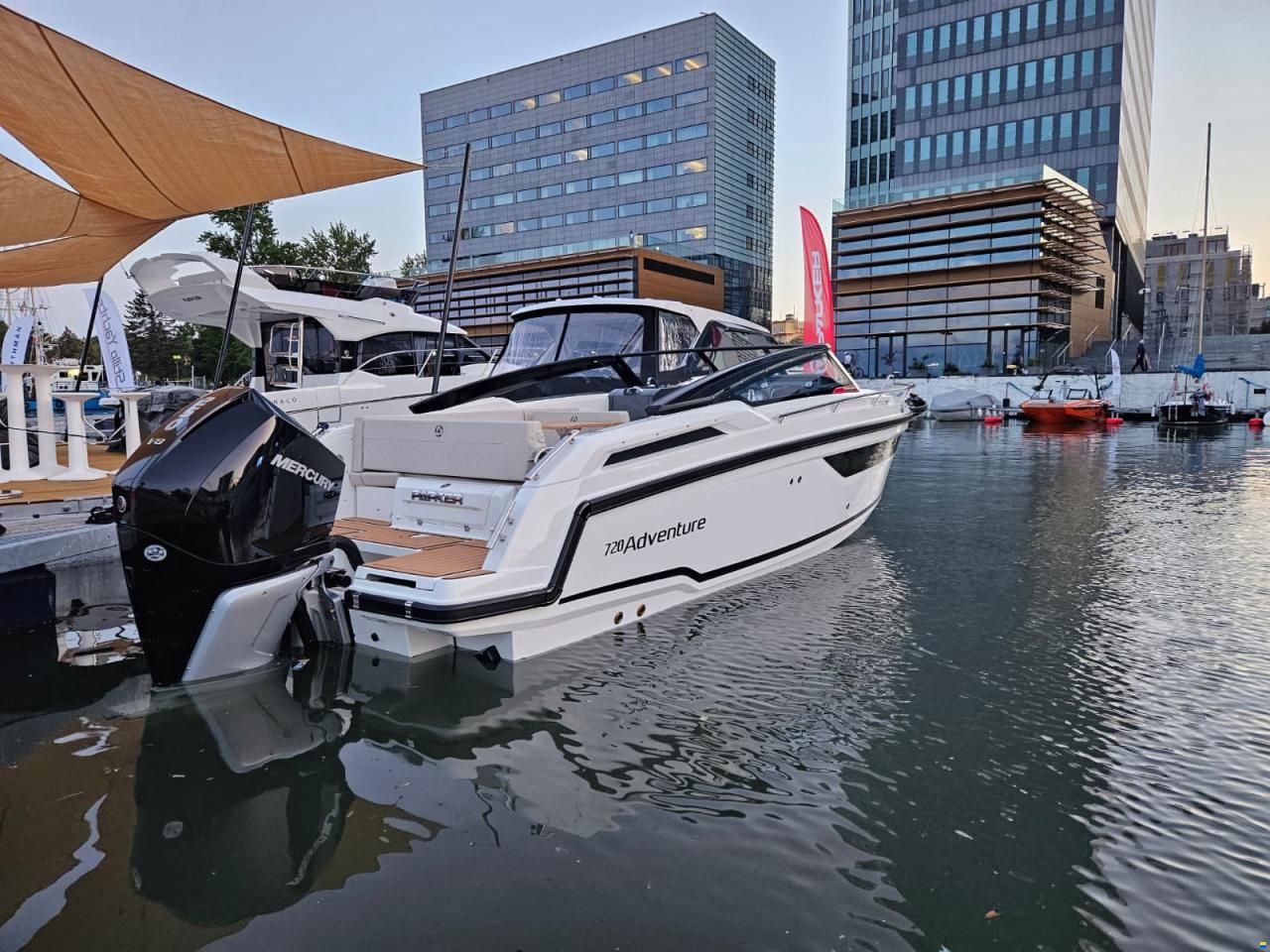 Parker 720 Adventure Mercury F250