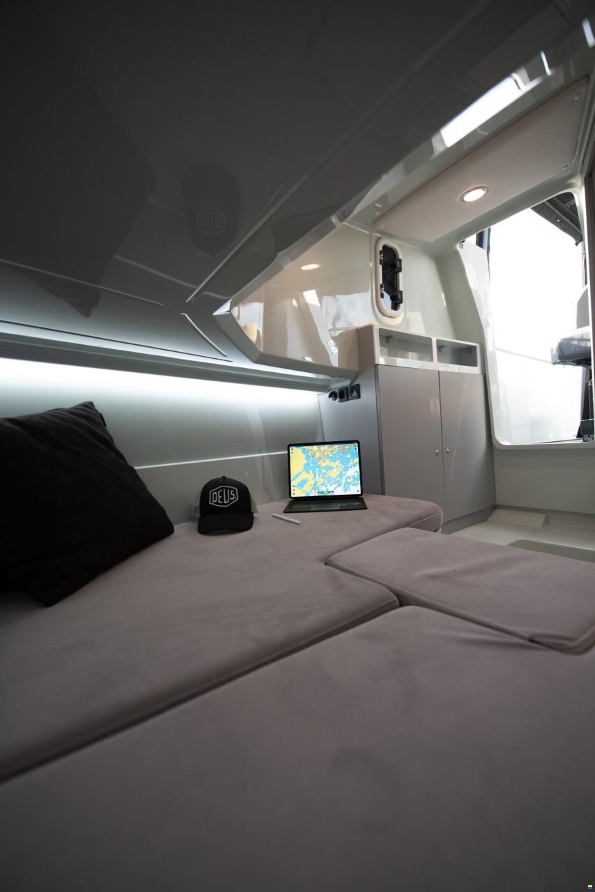 XO Boats DFNDR 9