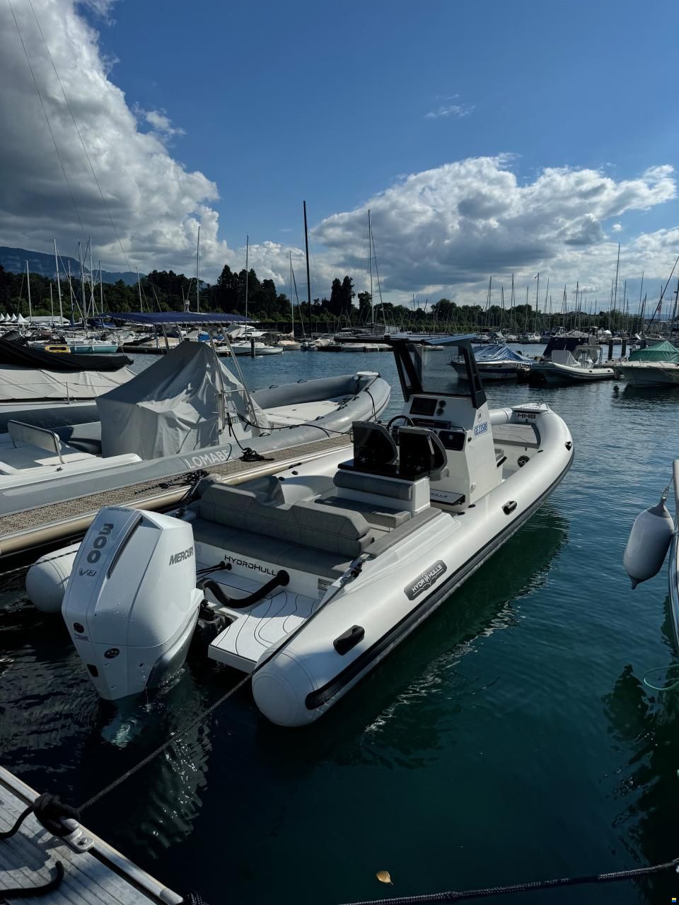 Hydrohulls HH8