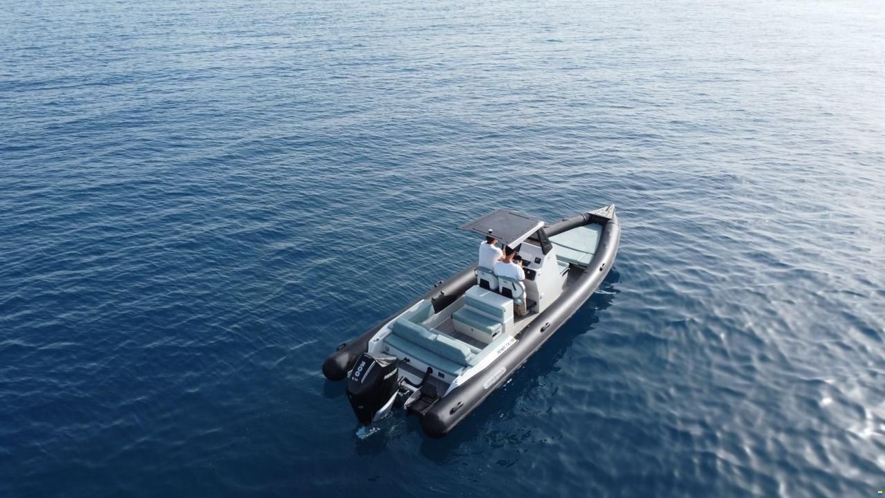 Hydrohulls HH8
