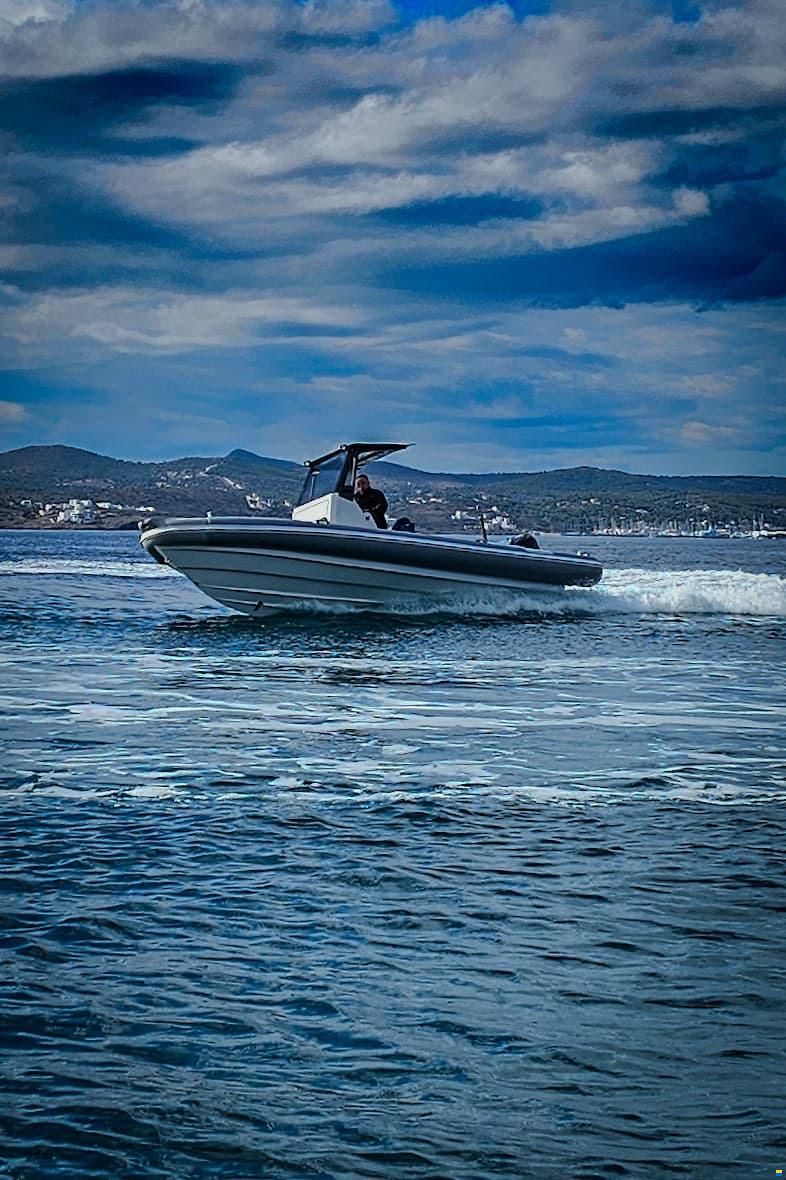 Hydrohulls HH8