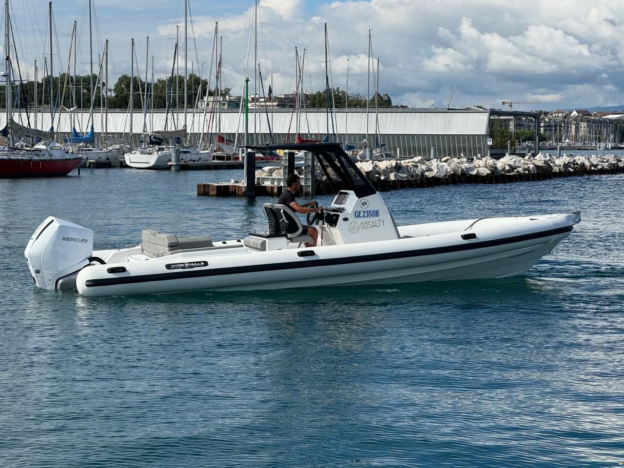 Hydrohulls HH8