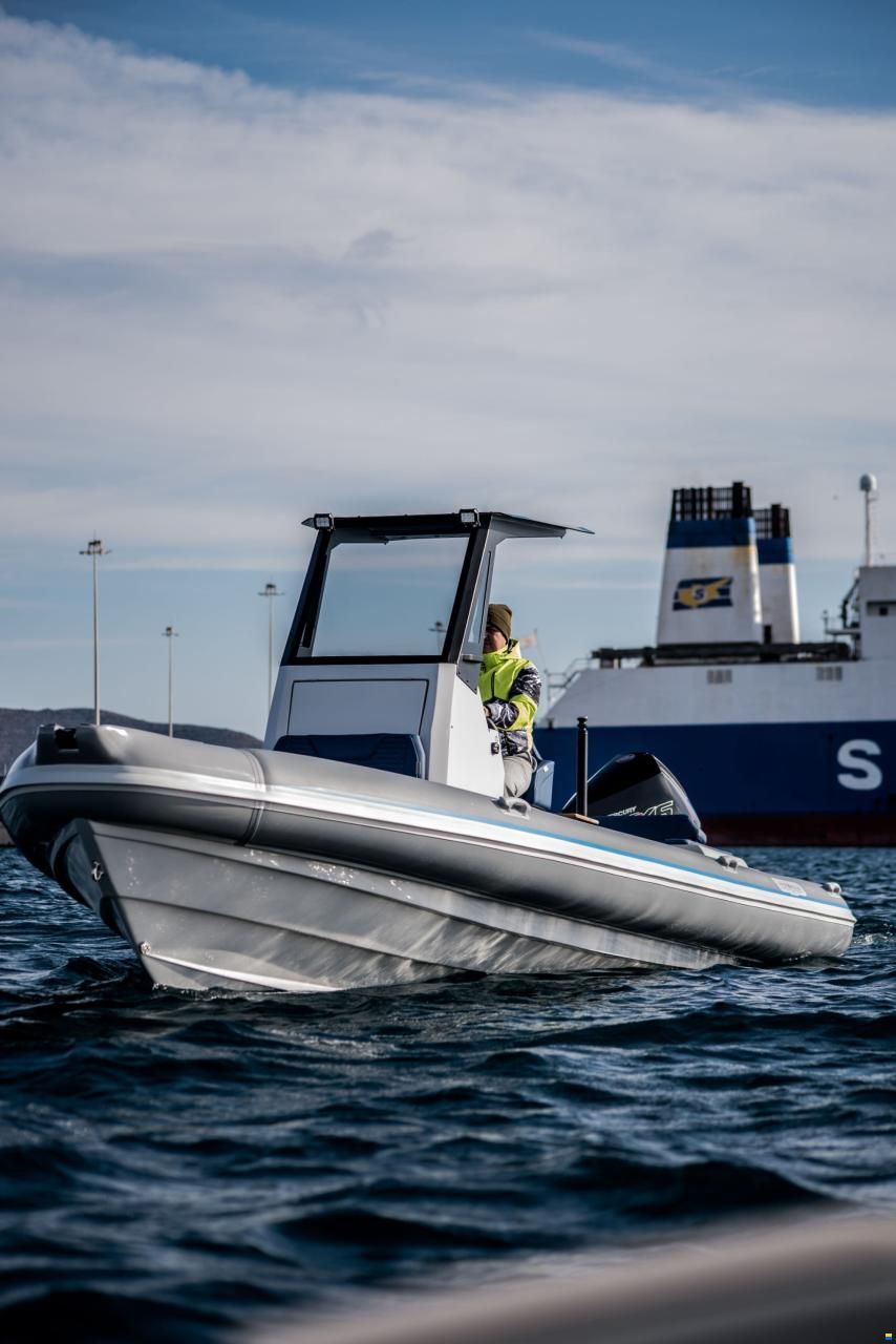 Hydrohulls HH8
