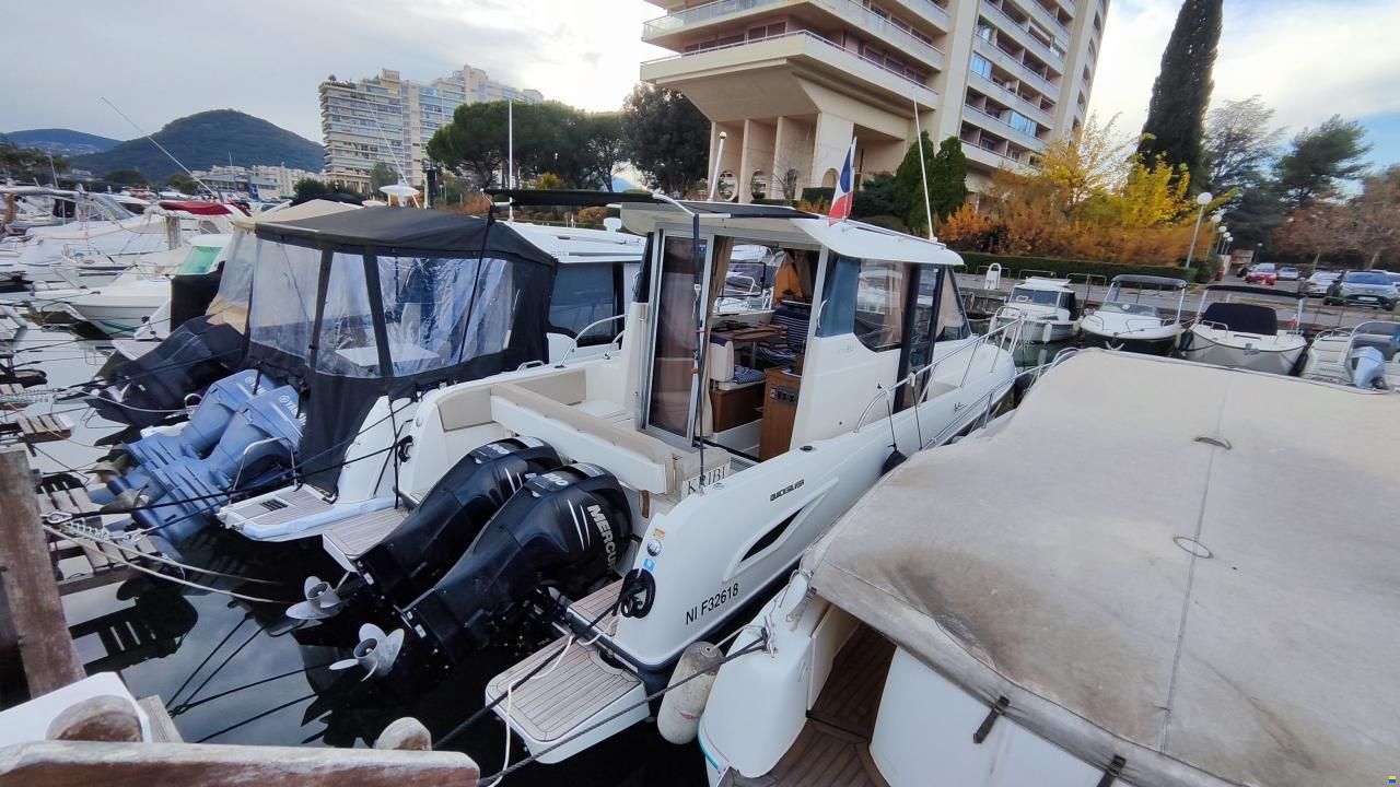 Quicksilver ACTIV 855 Cruiser