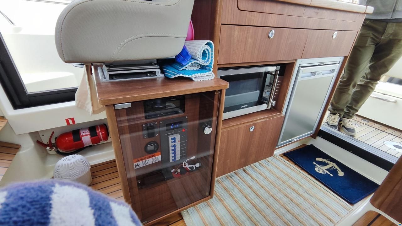 Quicksilver ACTIV 855 Cruiser