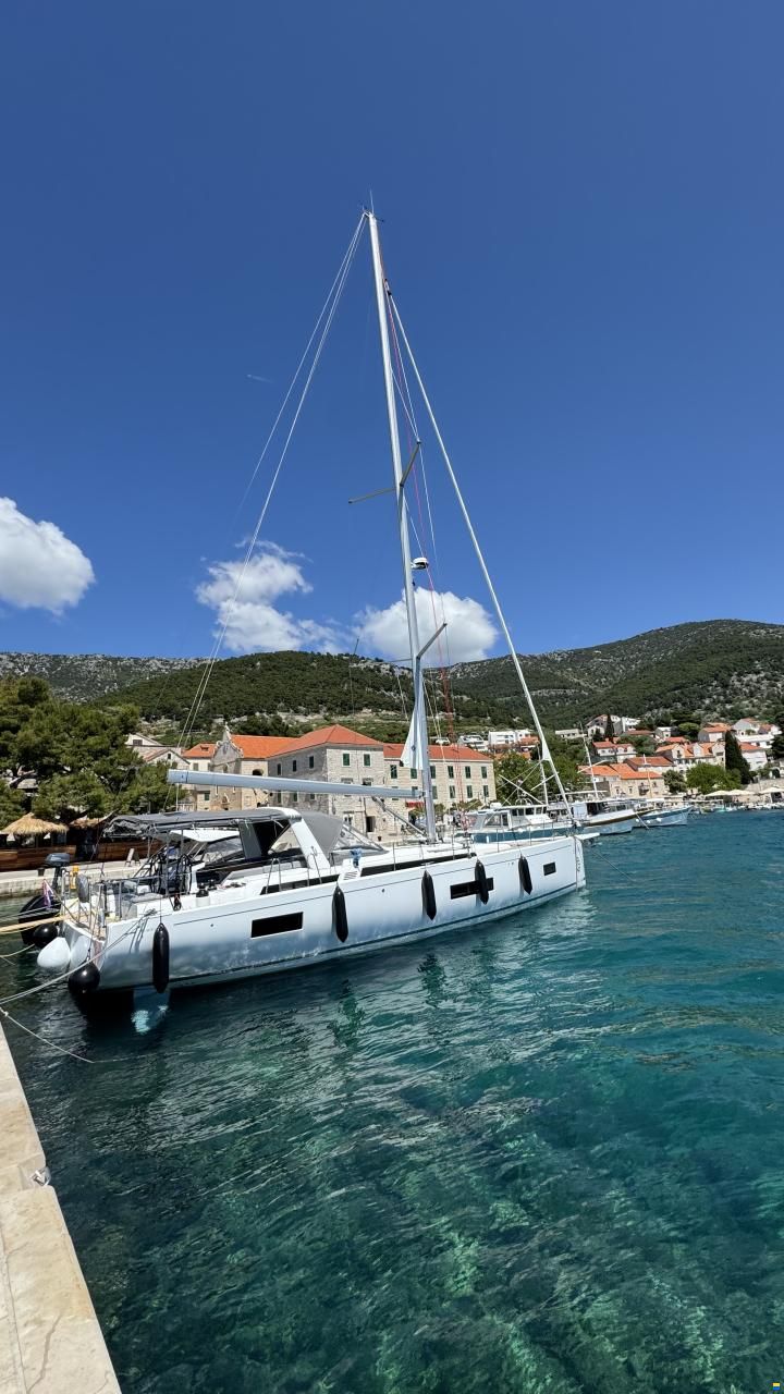 Beneteau Oceanis Yacht 54