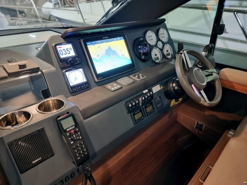 Sealine F380