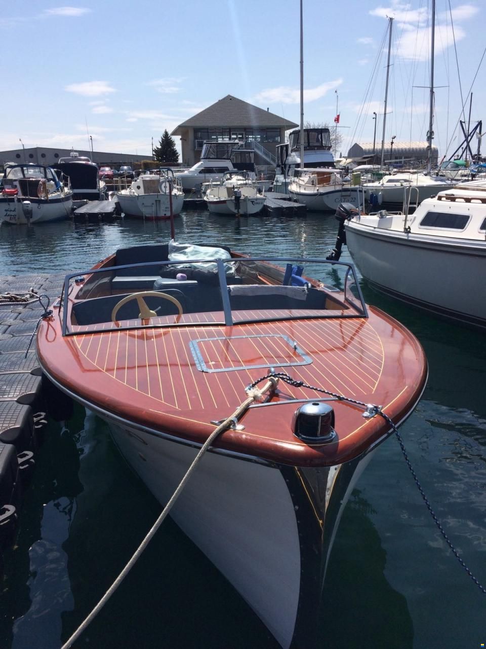 Chris Craft Sportsman 22