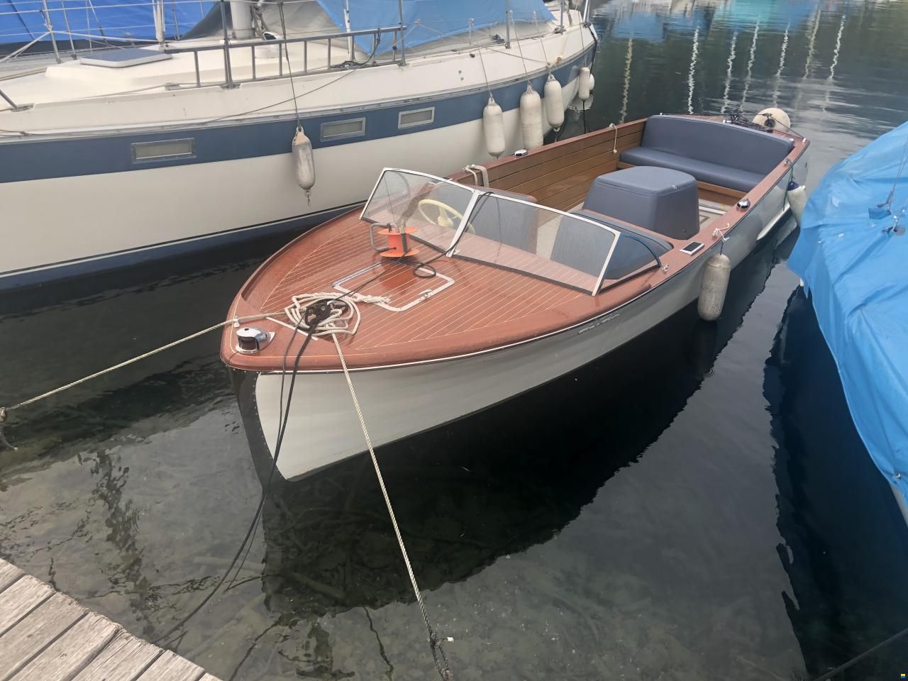 Chris Craft Sportsman 22