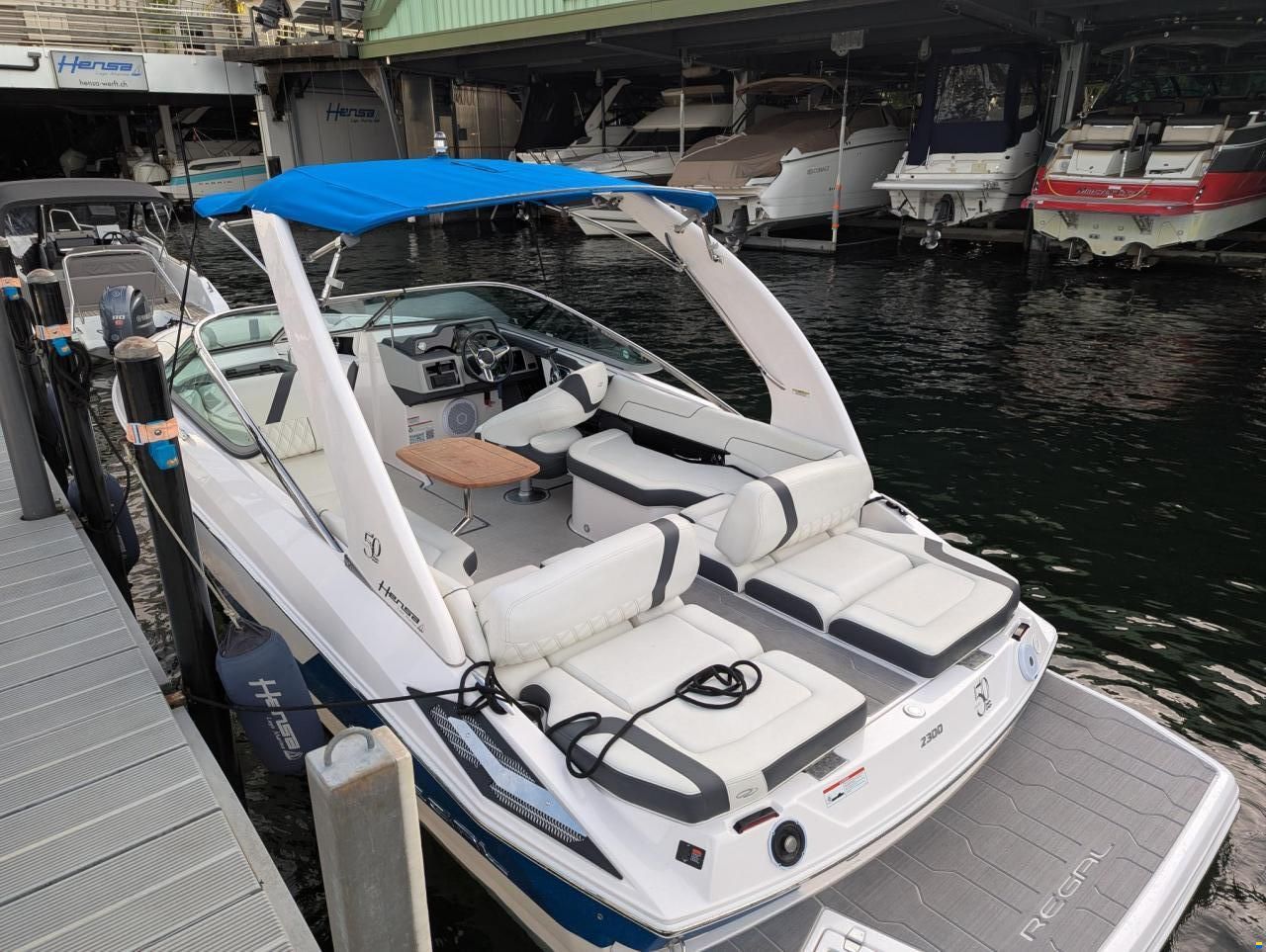 Regal 2300 Bowrider
