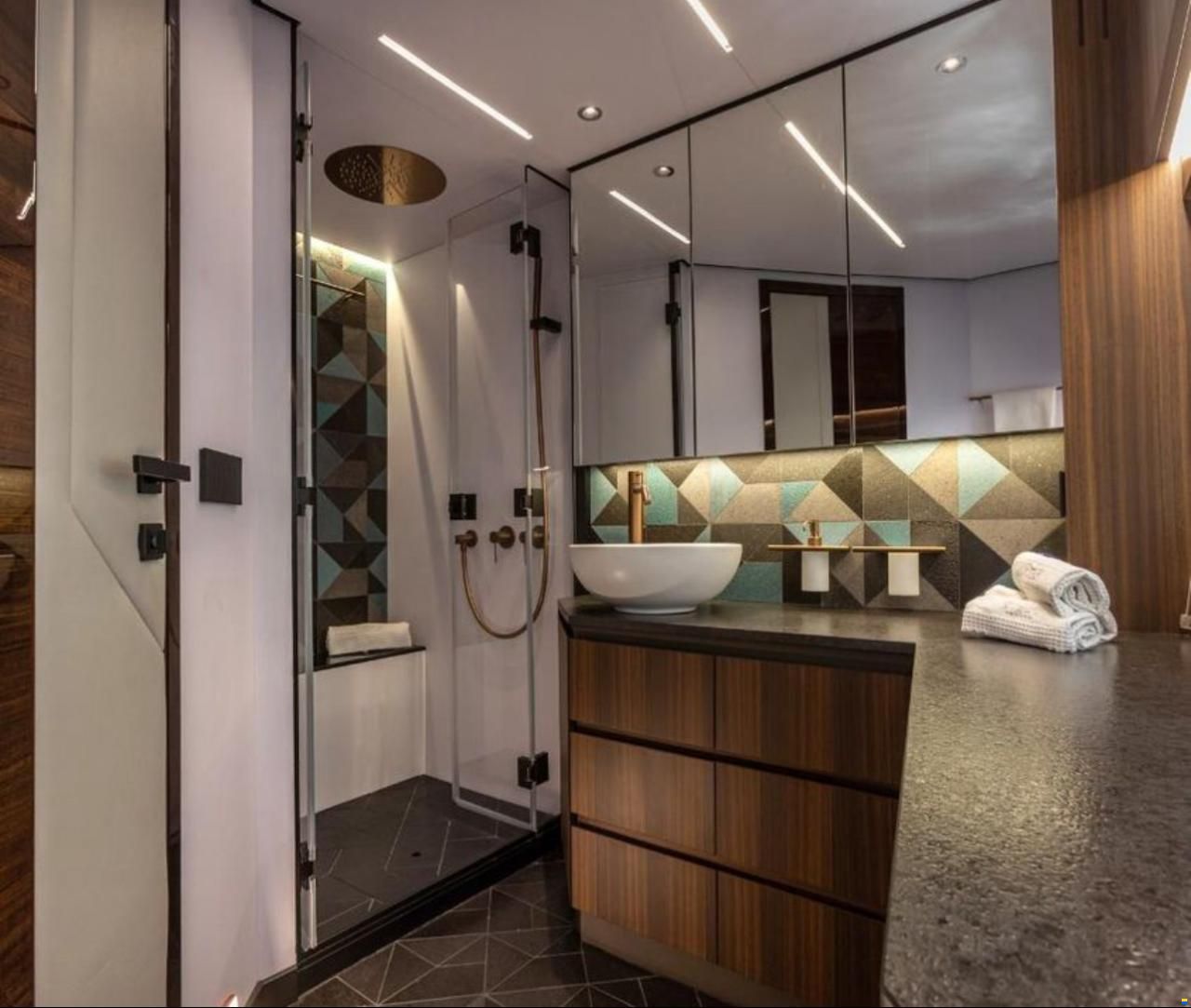 AICON Yachts 66