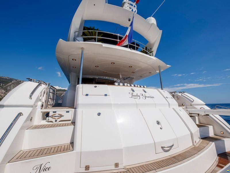 Sunseeker 82 Yacht