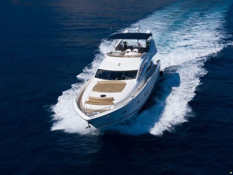 Sunseeker 82 Yacht