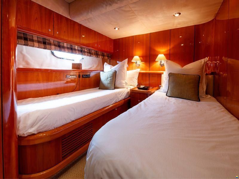 Sunseeker 82 Yacht