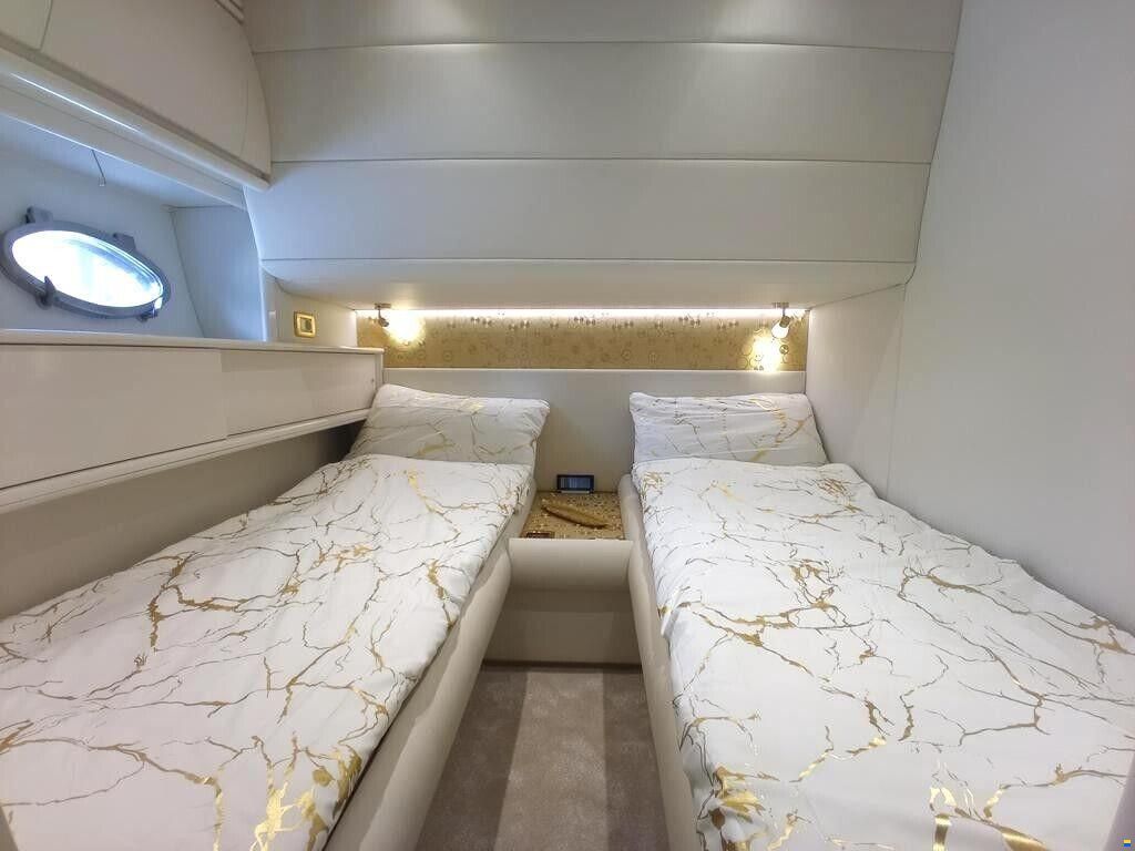 Pershing 54