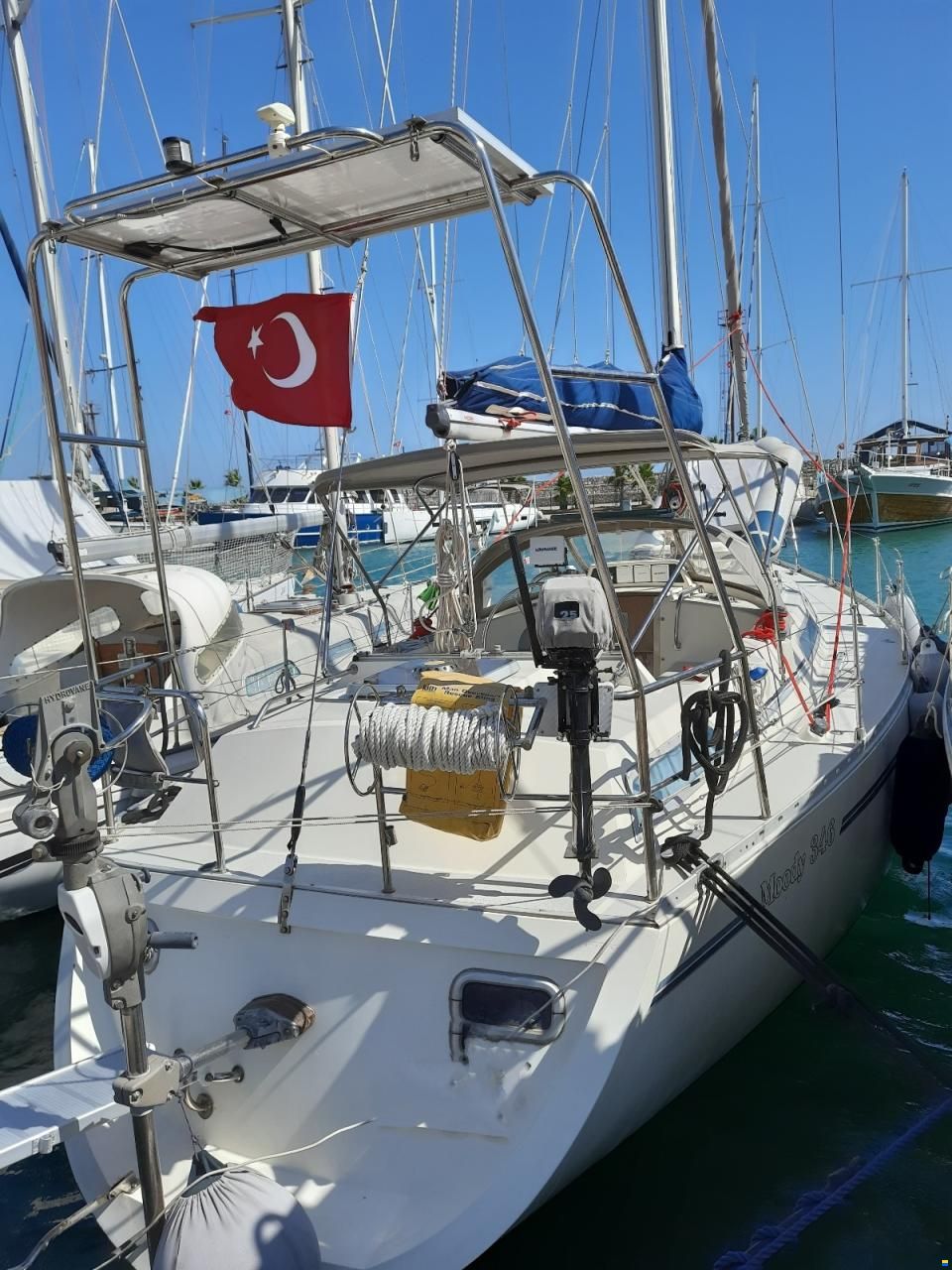 Marine Projects Moody 346 CC