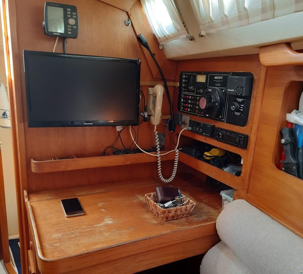 Marine Projects Moody 346 CC