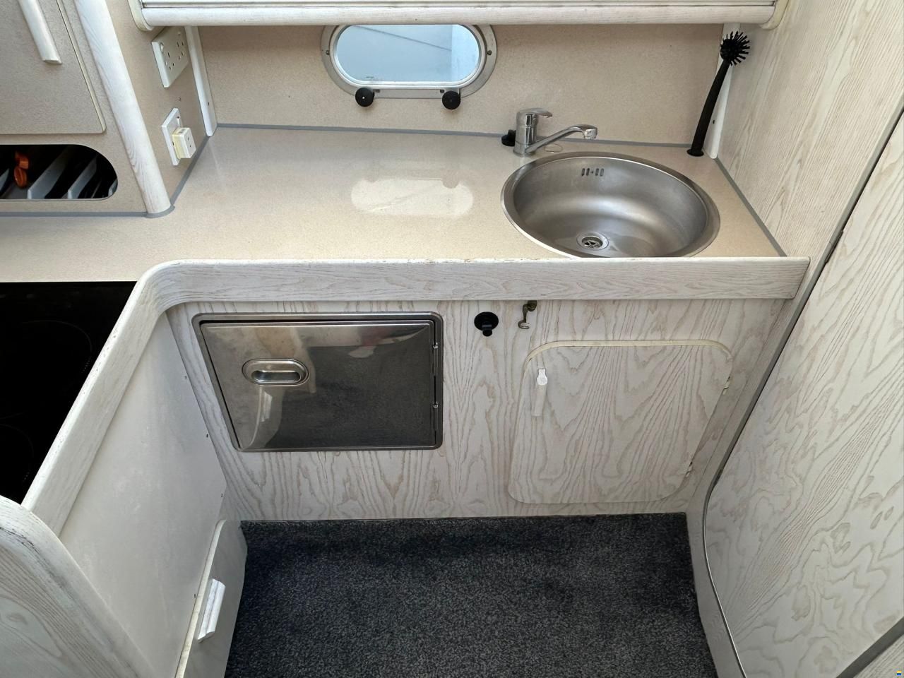 Beneteau Antares 10.20 Flybridge