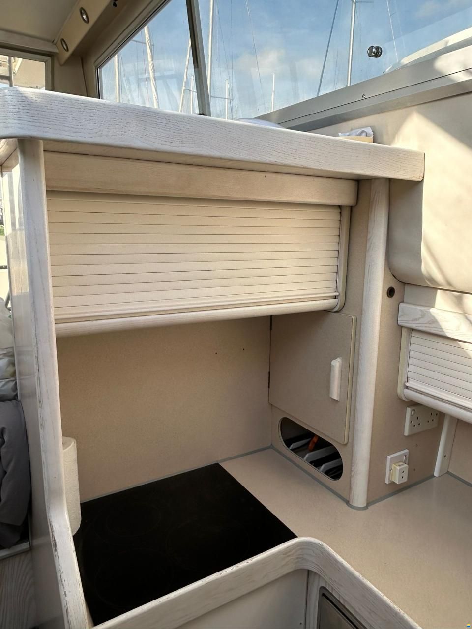 Beneteau Antares 10.20 Flybridge