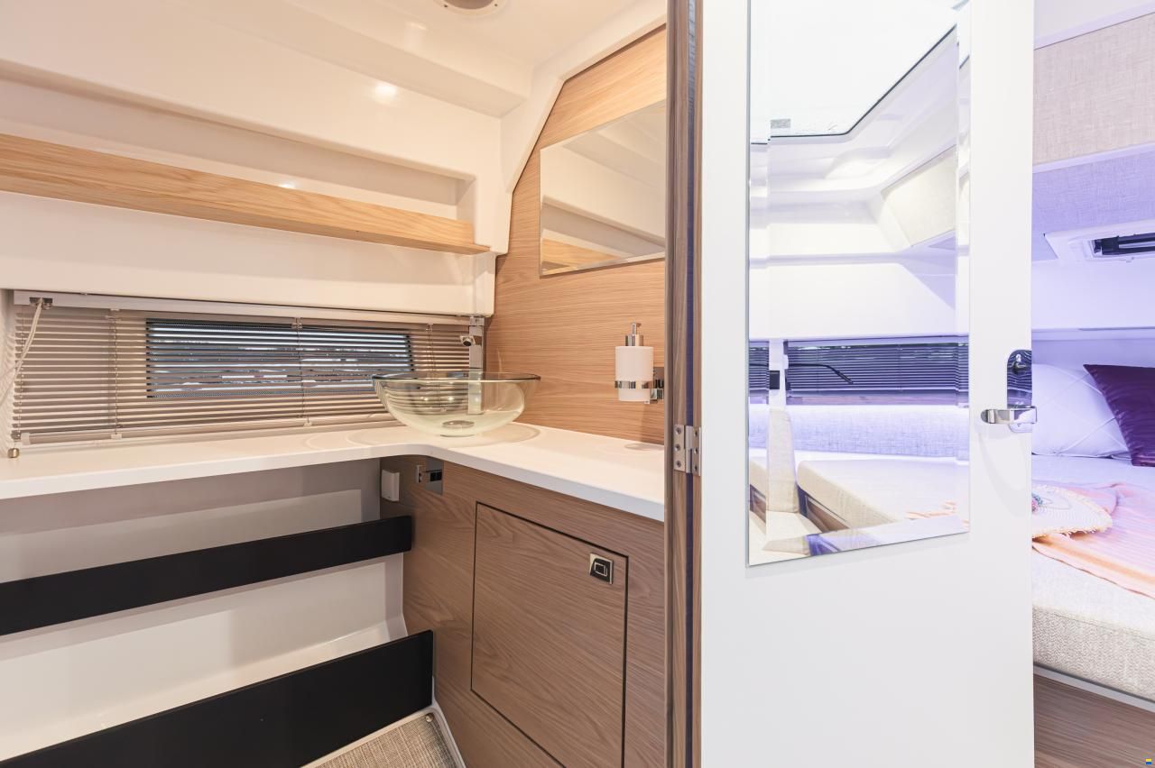 Quarken 35 Cabin Tourer