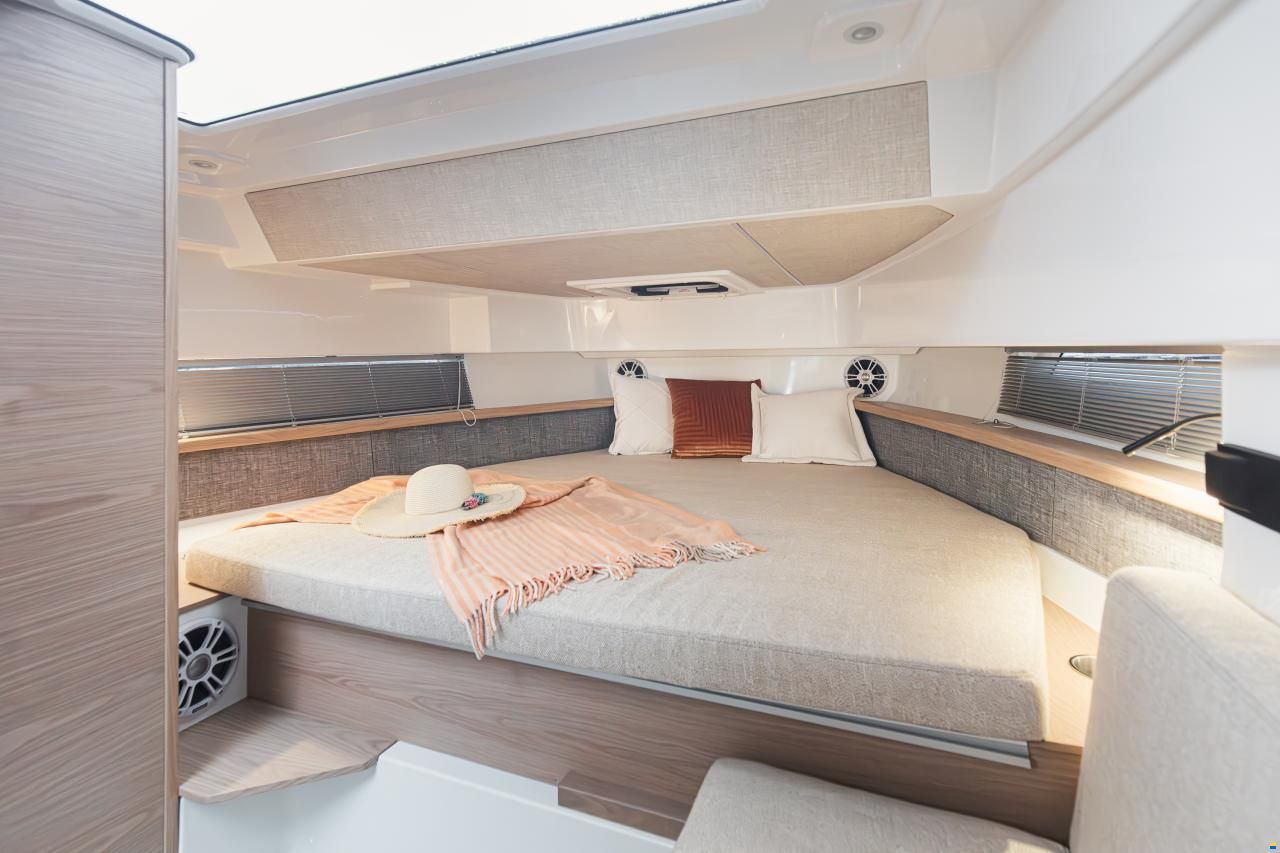 Quarken 35 Cabin Tourer