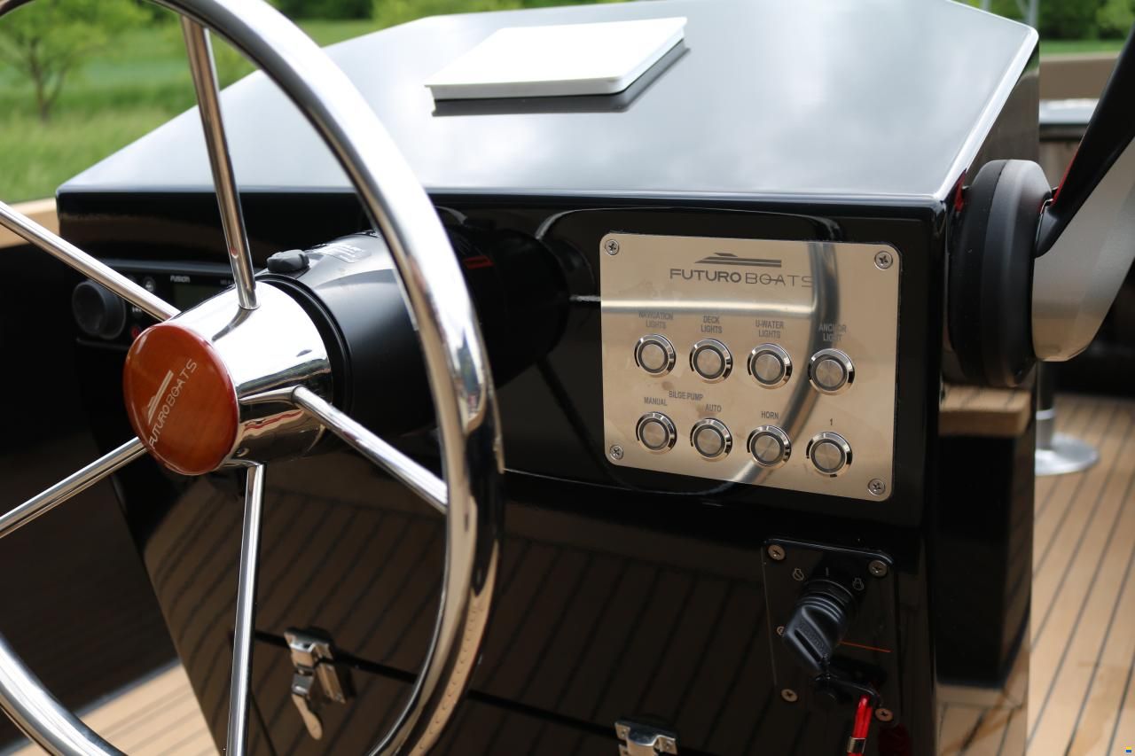 Futuro ZX20 mit Bodenseezulassung, 80 PS