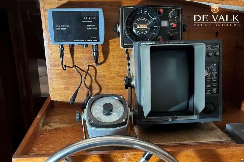 Moody 42 MK II