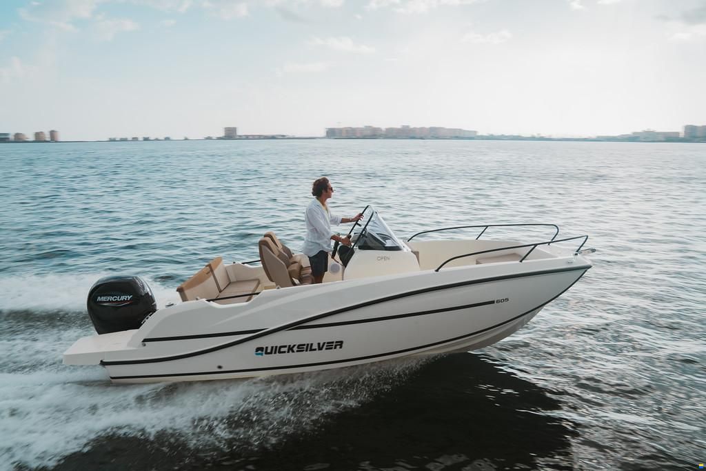 Quicksilver 605 OPEN + Mercury F150 SUR COMMANDE