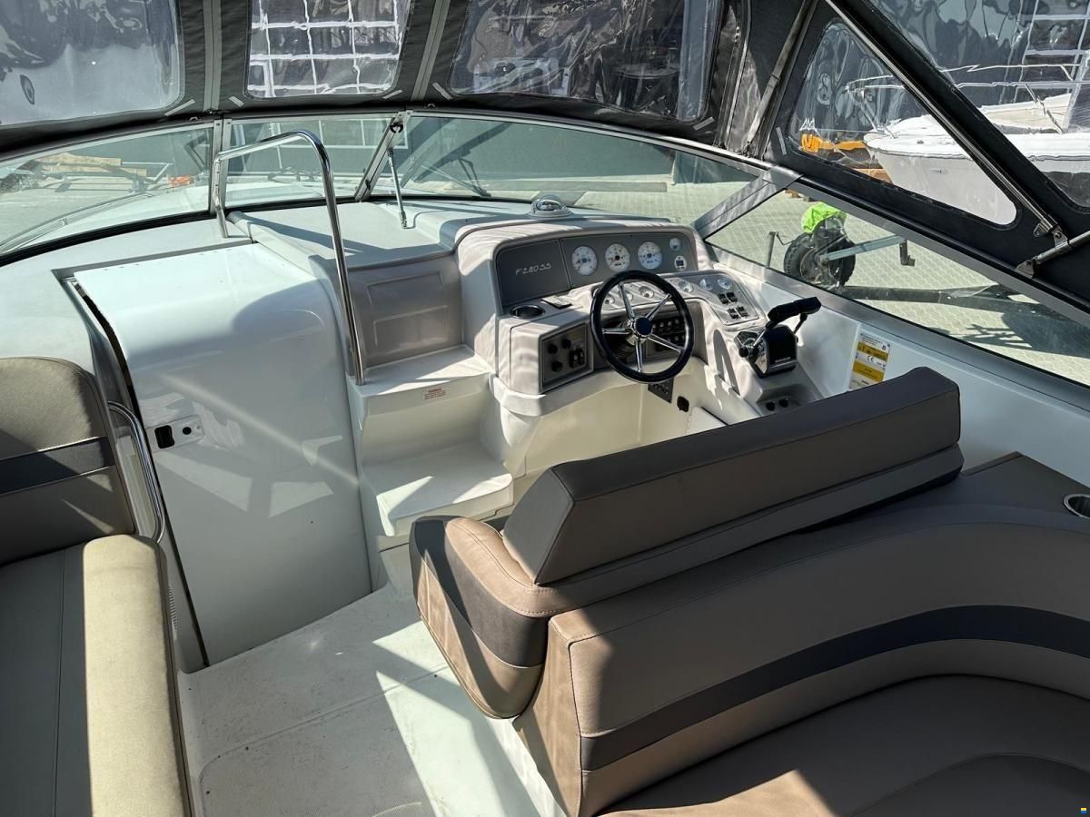 USFOR F-280 SS Cuddy cabin