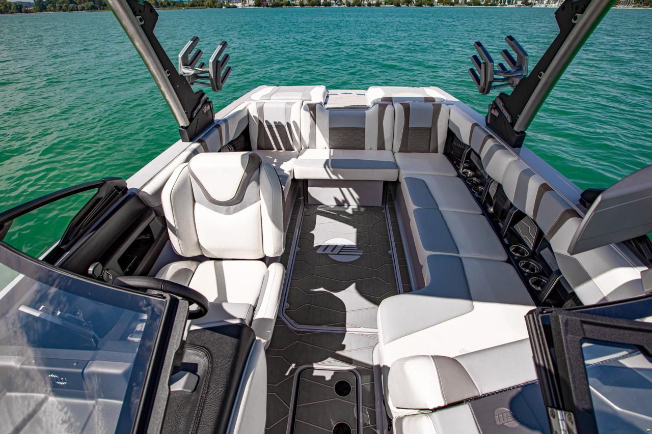 Malibu Wakesetter 23 MXZ