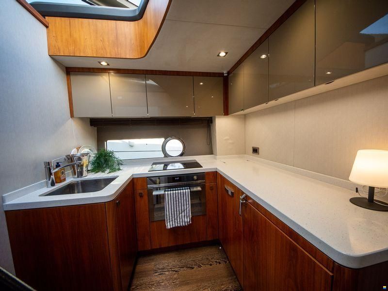 Sunseeker Predator 57