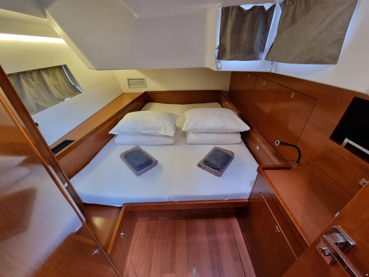 Beneteau Oceanis 55
