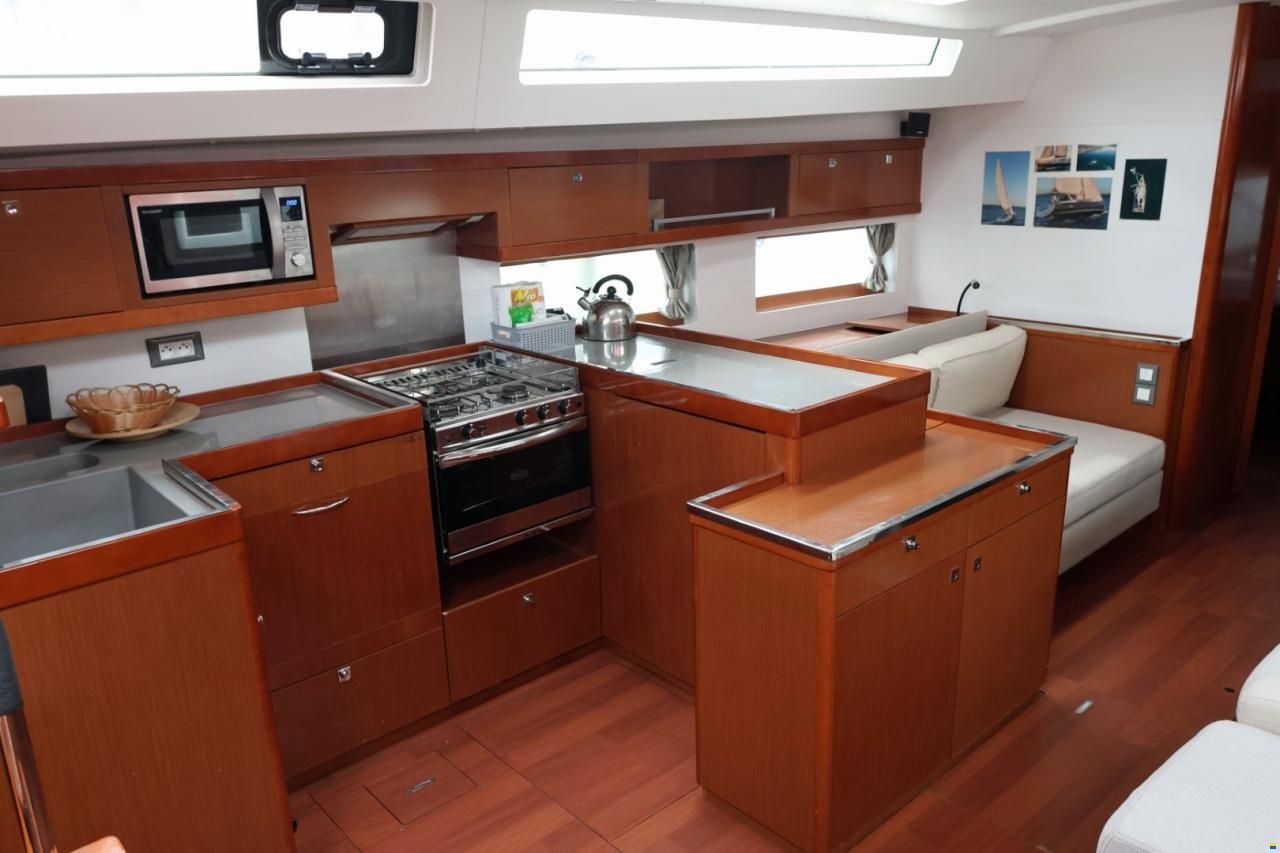 Beneteau Oceanis 55