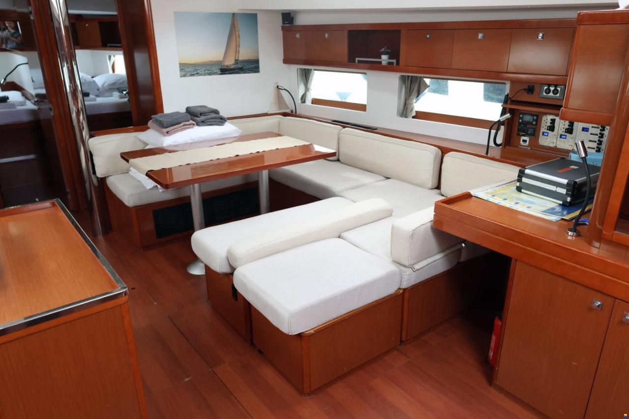 Beneteau Oceanis 55