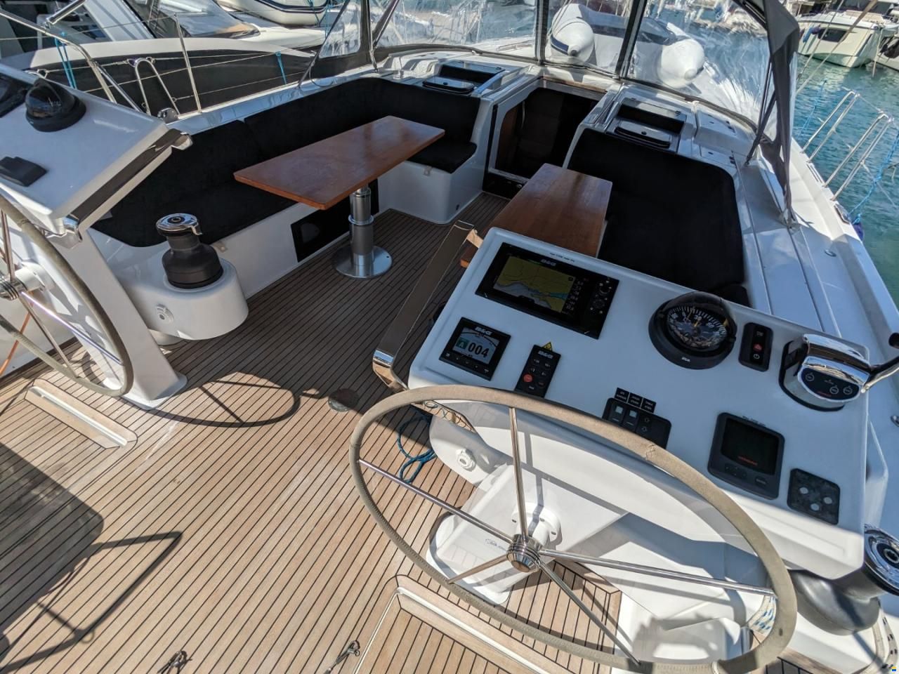 Hanse 548