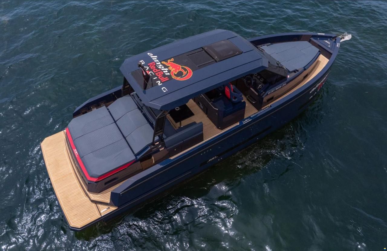 De Antonio D37 Alinghi Red Bull Racing