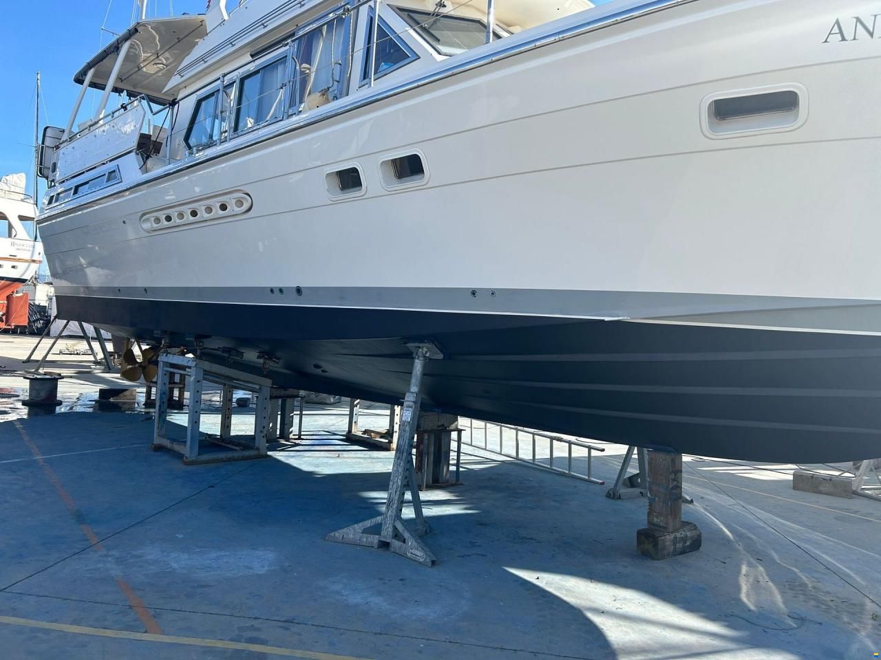 Trader 47 Flybridge  Cruising Motor Yacht or Li