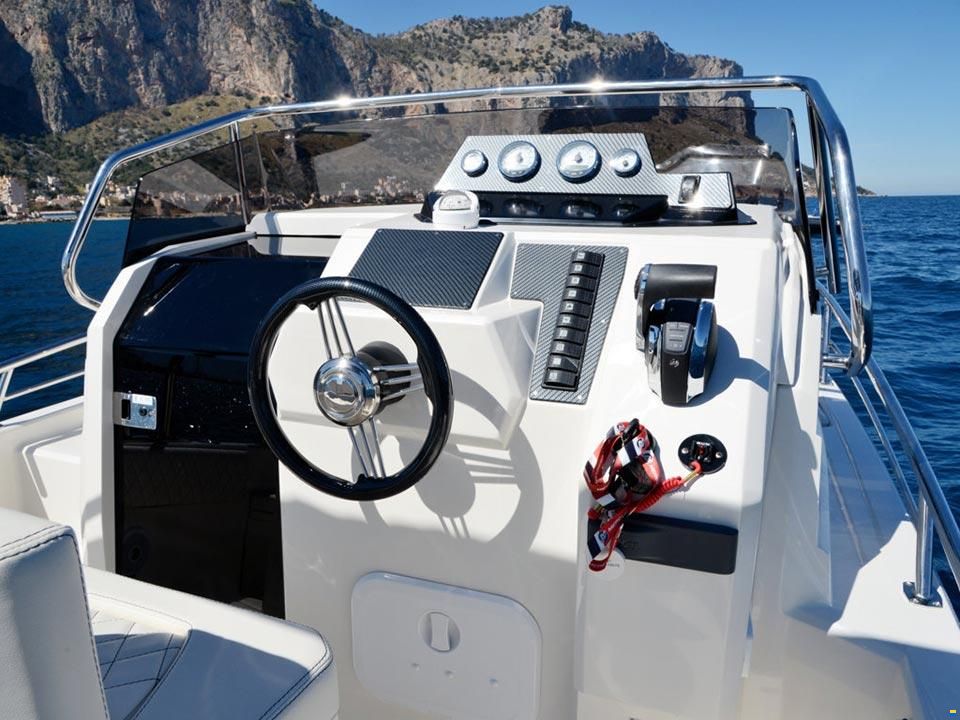 Trimarchi Marg 23 + Honda BF150