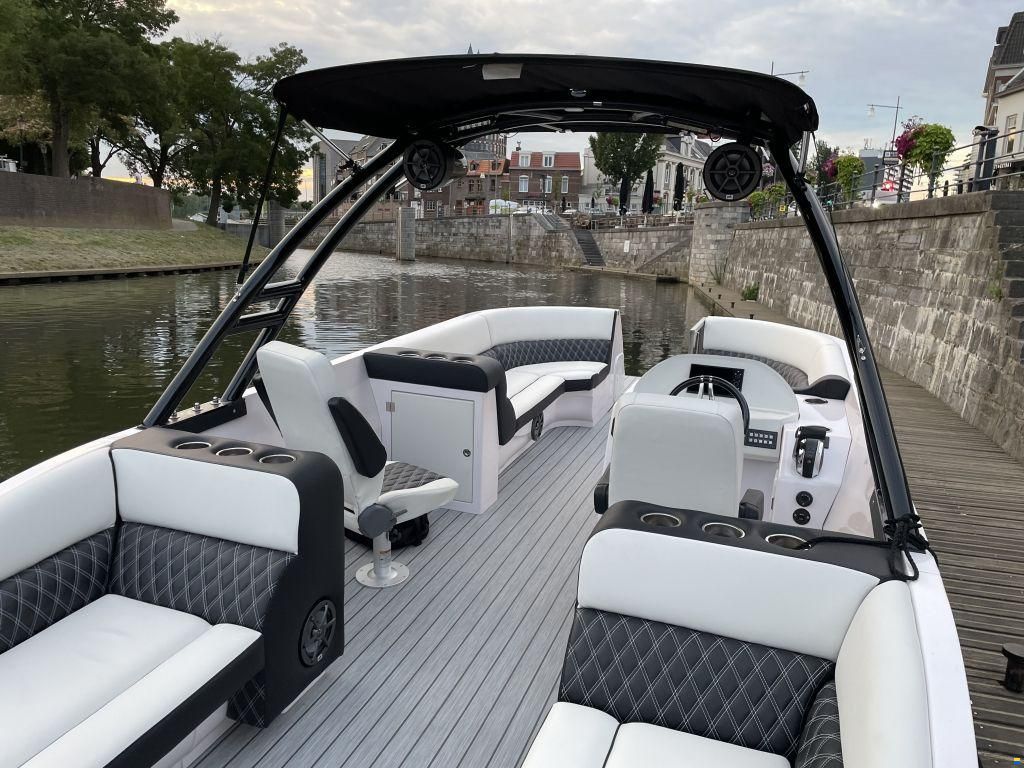 Swiss-boat Funlounger 7.5